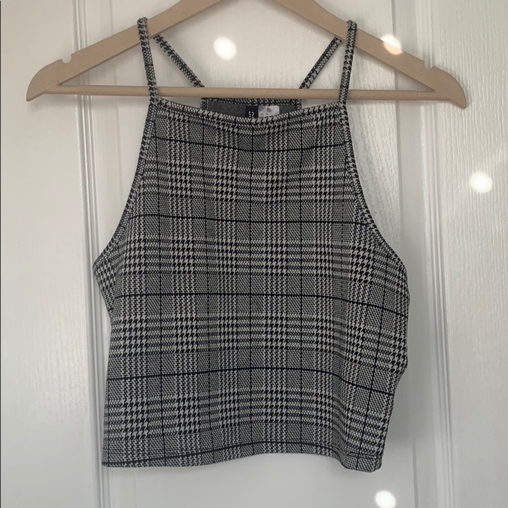 Patterned tank top 🖤🤍